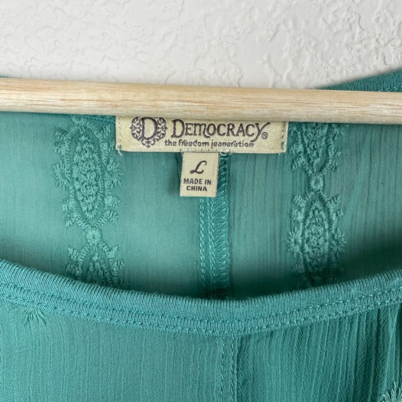 Democracy Green Embroidered Boho Blouse Size L - Picture 4 of 9